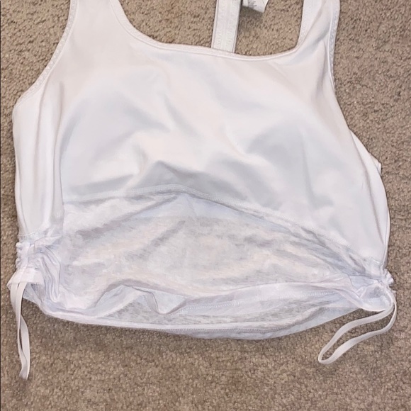 Fabletics White Crop Tank Size M - Picture 3 of 4